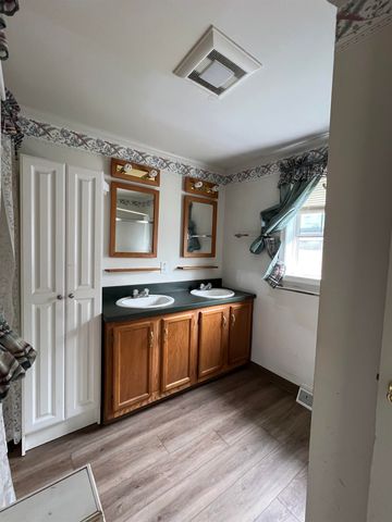 290 Calef Hwy Unit D17, Epping, NH 03042