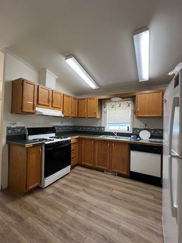 290 Calef Hwy Unit D17, Epping, NH 03042