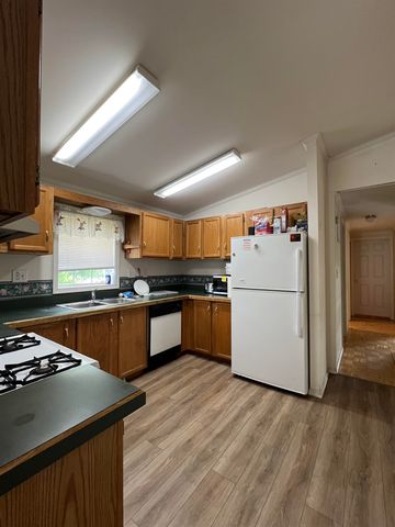 290 Calef Hwy Unit D17, Epping, NH 03042