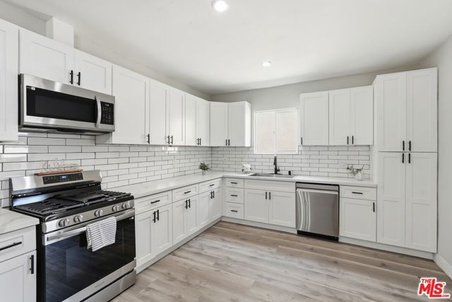 137 W 47th Place, Los Angeles, CA 90037