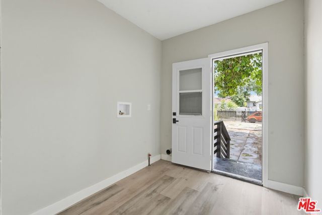 137 W 47th Place, Los Angeles, CA 90037