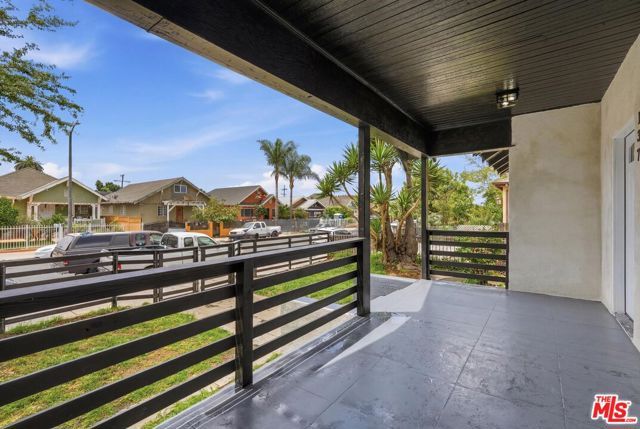 137 W 47th Place, Los Angeles, CA 90037