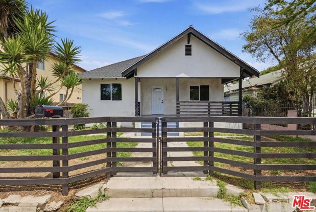 137 W 47th Place, Los Angeles, CA 90037