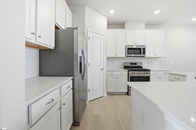 443 Lee's Corner Lane, Woodruff, SC 29388