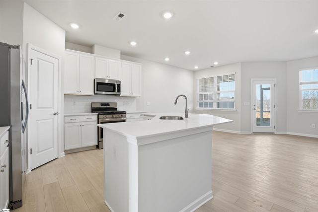 443 Lee's Corner Lane, Woodruff, SC 29388