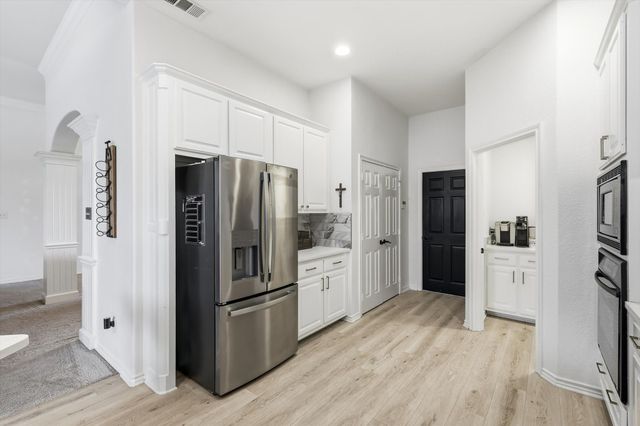 115 Honeysuckle Drive, Justin, TX 76247