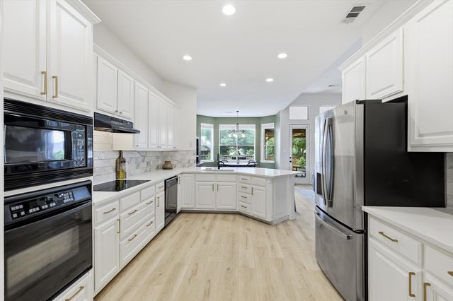 115 Honeysuckle Drive, Justin, TX 76247