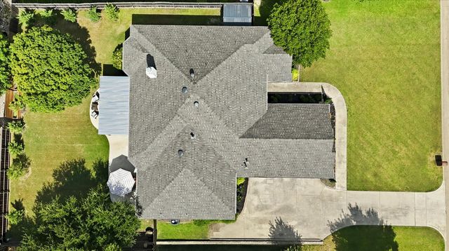 115 Honeysuckle Drive, Justin, TX 76247