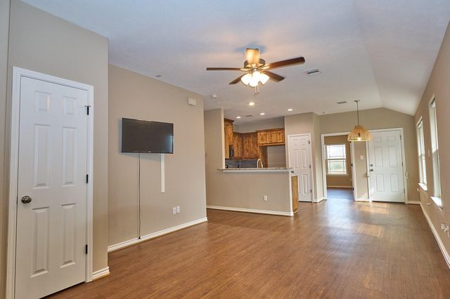 1807 Nuches Lane, Bryan, TX 77803