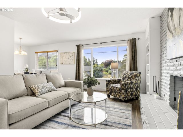14225 Se MILL St, Portland, OR 97233