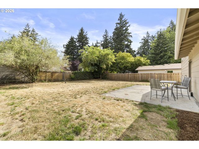14225 Se MILL St, Portland, OR 97233