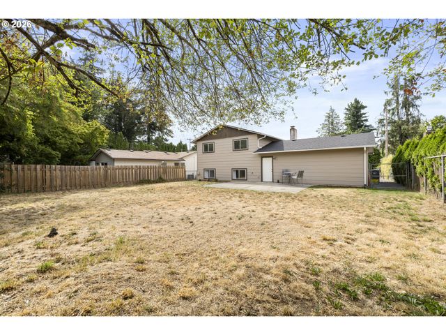 14225 Se MILL St, Portland, OR 97233