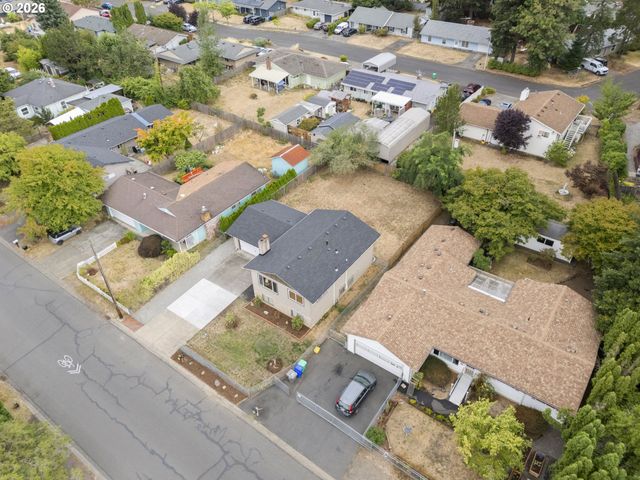 14225 Se MILL St, Portland, OR 97233