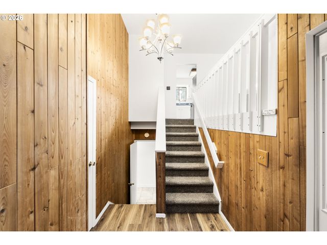 14225 Se MILL St, Portland, OR 97233