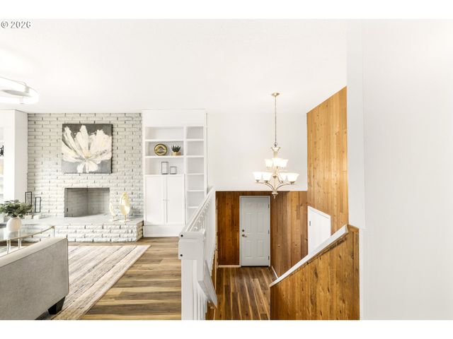14225 Se MILL St, Portland, OR 97233