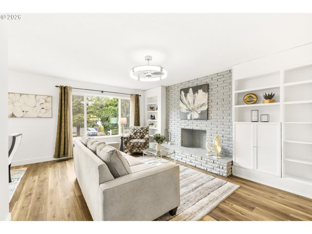 14225 Se MILL St, Portland, OR 97233