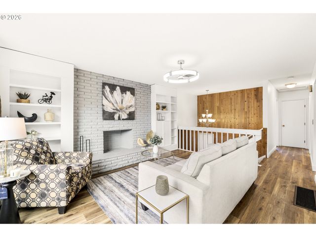 14225 Se MILL St, Portland, OR 97233