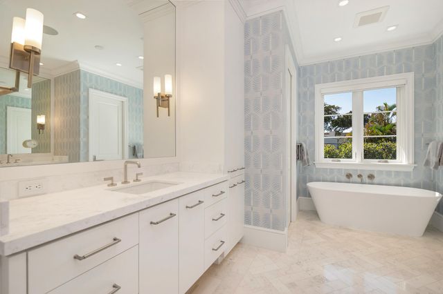 218 Everglade Avenue, Palm Beach, FL 33480