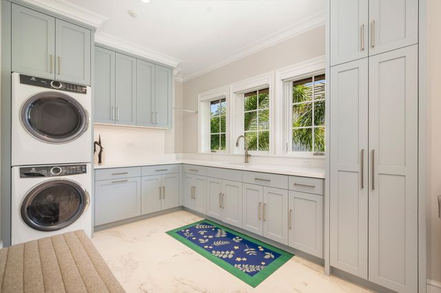 218 Everglade Avenue, Palm Beach, FL 33480