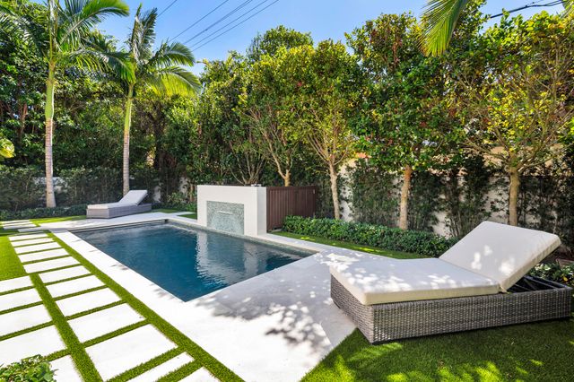 218 Everglade Avenue, Palm Beach, FL 33480