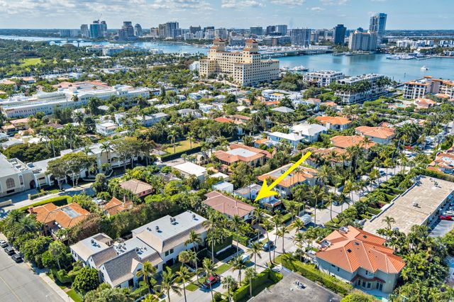 218 Everglade Avenue, Palm Beach, FL 33480