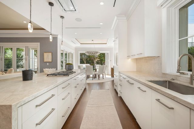 218 Everglade Avenue, Palm Beach, FL 33480