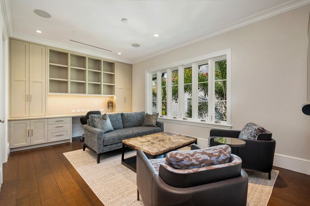 218 Everglade Avenue, Palm Beach, FL 33480