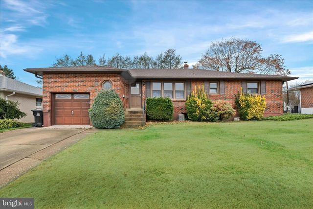 2422 W PARRIS DR, Wilmington, DE 19808