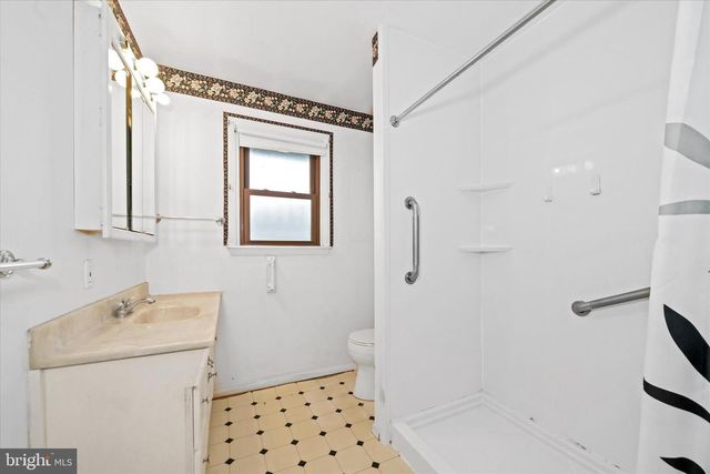 2422 W PARRIS DR, Wilmington, DE 19808