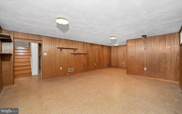 2422 W PARRIS DR, Wilmington, DE 19808