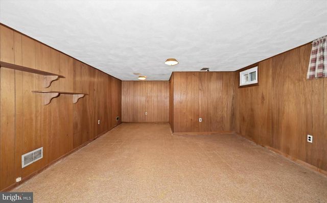 2422 W PARRIS DR, Wilmington, DE 19808