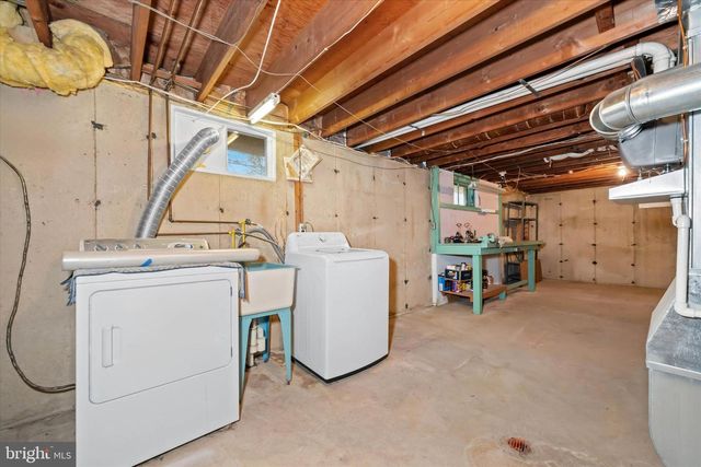 2422 W PARRIS DR, Wilmington, DE 19808