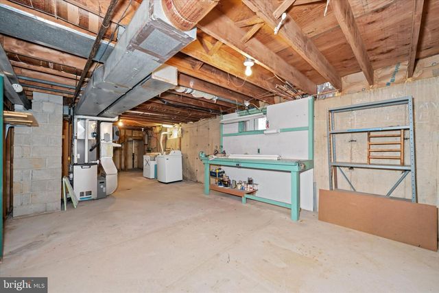 2422 W PARRIS DR, Wilmington, DE 19808