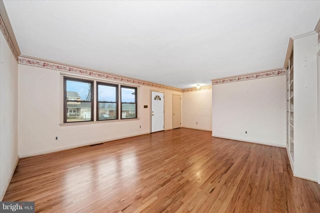 2422 W PARRIS DR, Wilmington, DE 19808