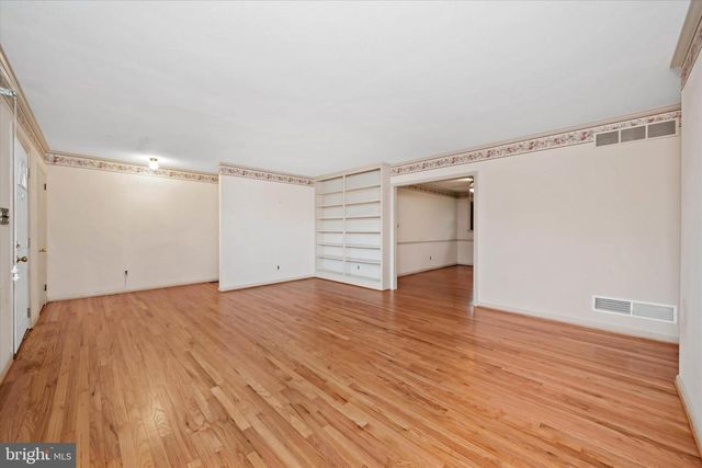 2422 W PARRIS DR, Wilmington, DE 19808