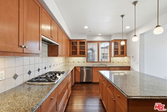 5831 Seawalk Drive 216, Los Angeles, CA 90094