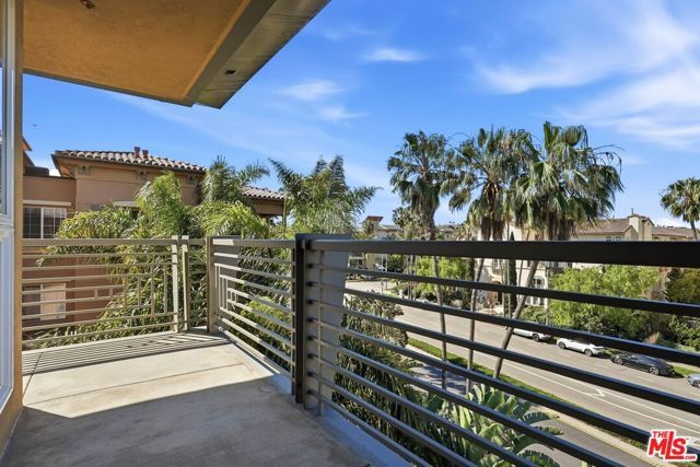 5831 Seawalk Drive 216, Los Angeles, CA 90094