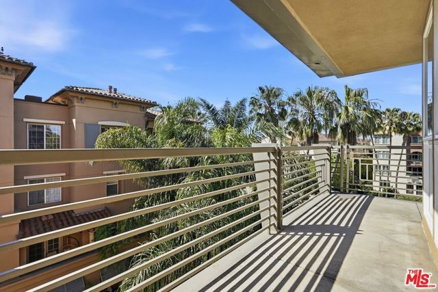 5831 Seawalk Drive 216, Los Angeles, CA 90094