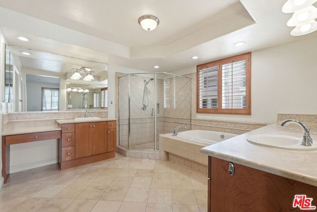 5831 Seawalk Drive 216, Los Angeles, CA 90094