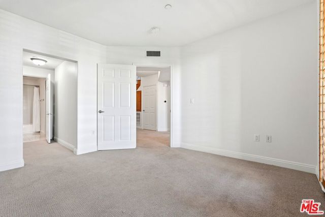 5831 Seawalk Drive 216, Los Angeles, CA 90094