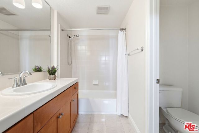 5831 Seawalk Drive 216, Los Angeles, CA 90094