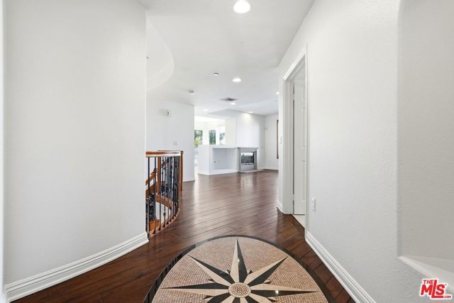 5831 Seawalk Drive 216, Los Angeles, CA 90094