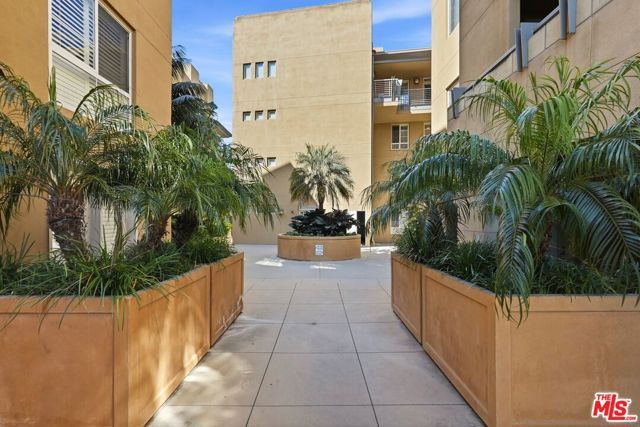 5831 Seawalk Drive 216, Los Angeles, CA 90094