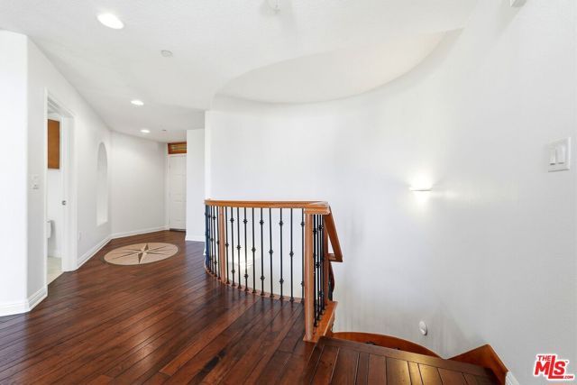 5831 Seawalk Drive 216, Los Angeles, CA 90094