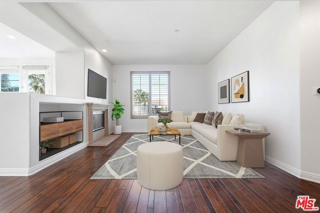 5831 Seawalk Drive 216, Los Angeles, CA 90094