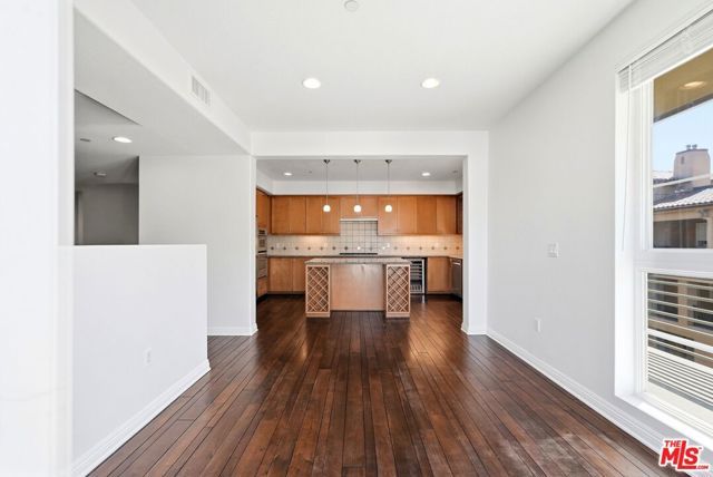 5831 Seawalk Drive 216, Los Angeles, CA 90094