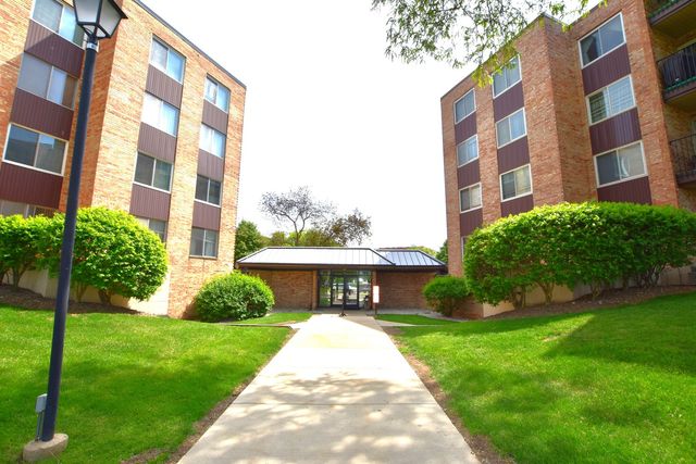 500 W Huntington Commons Road 157, Mount Prospect, IL 60056