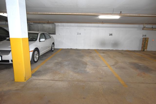 500 W Huntington Commons Road 157, Mount Prospect, IL 60056