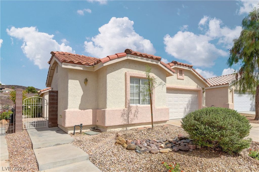 2280 Chestnut Ranch Avenue, Henderson, NV 89052 — photo 2