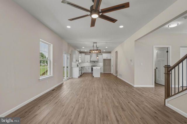 1162 S SPRING RD, Vineland, NJ 08361